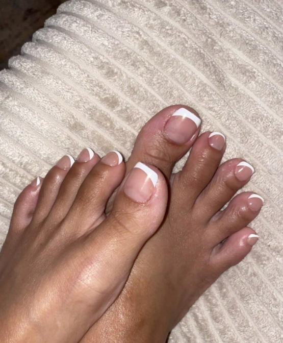 PEACHY TOES